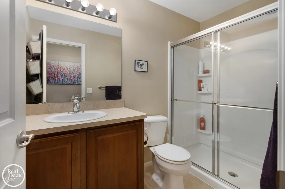 1048 Lakepointe Street Grosse Pointe Park City, MI 48230