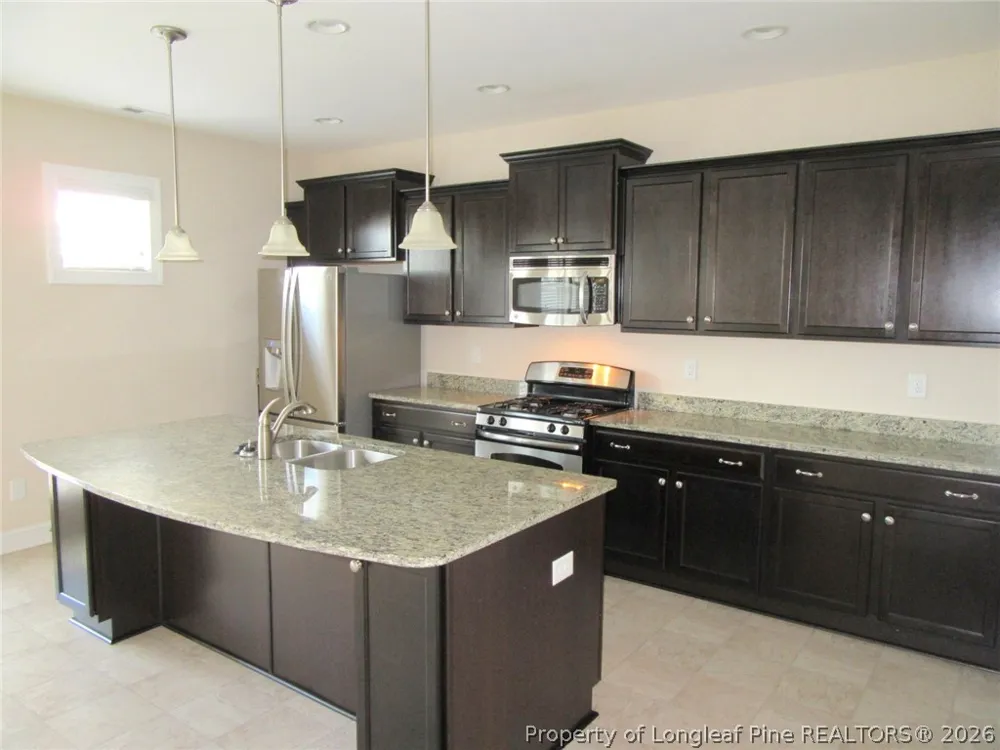 512 Rossendale Drive Hope Mills, NC 28348