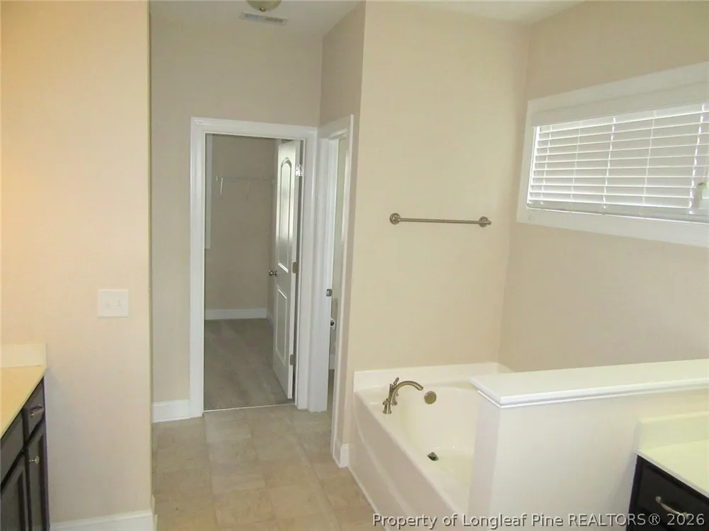 512 Rossendale Drive Hope Mills, NC 28348