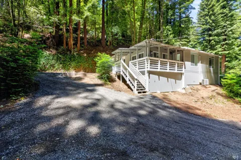 1585 Cazadero Highway