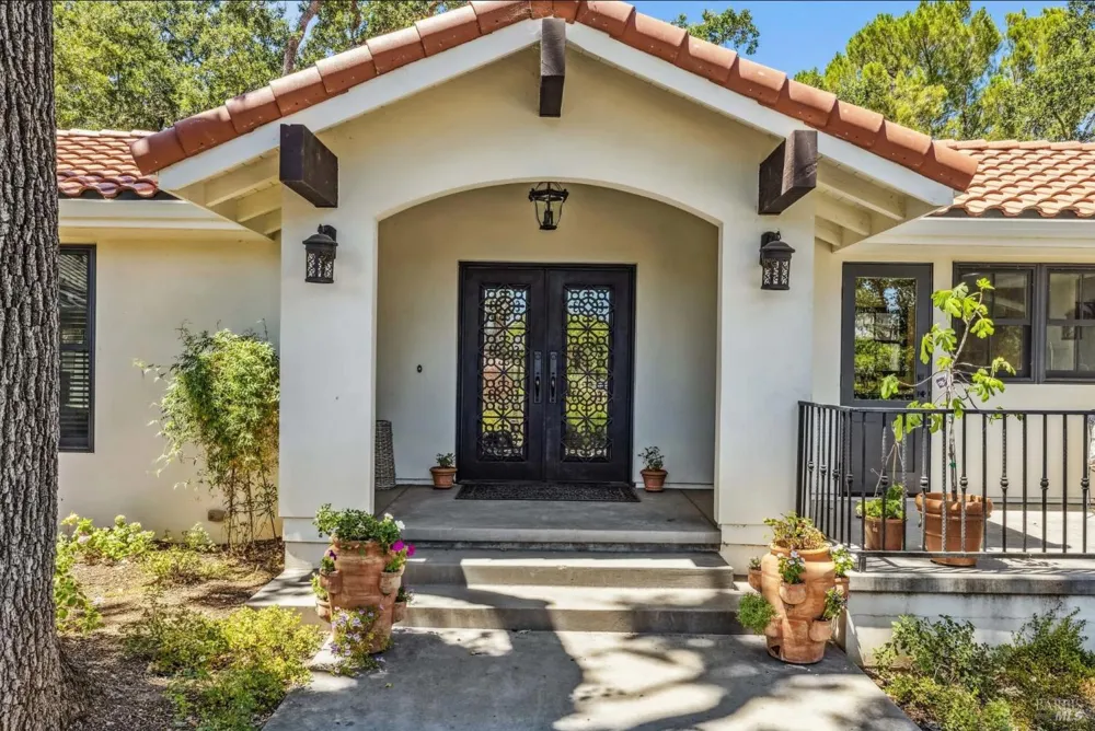 1929 Mora Avenue Calistoga, CA 94515