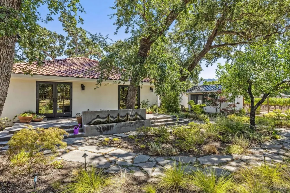 1929 Mora Avenue Calistoga, CA 94515