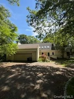 1117 Cedar Ridge Road Oyster Bay, NY 11771