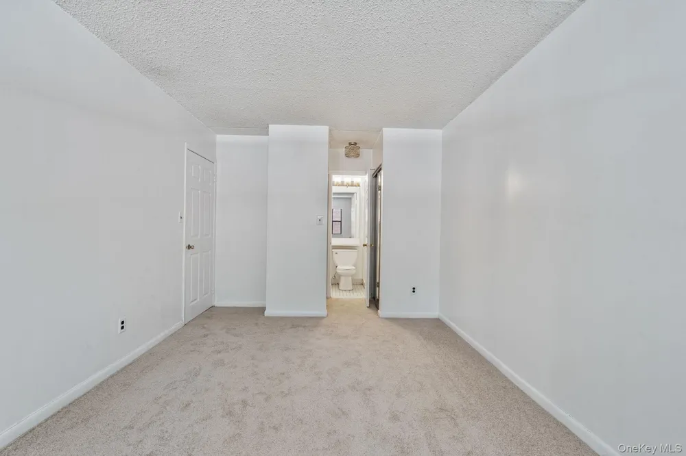 7108 Sutton Place #1 Fresh Meadows, NY 11365