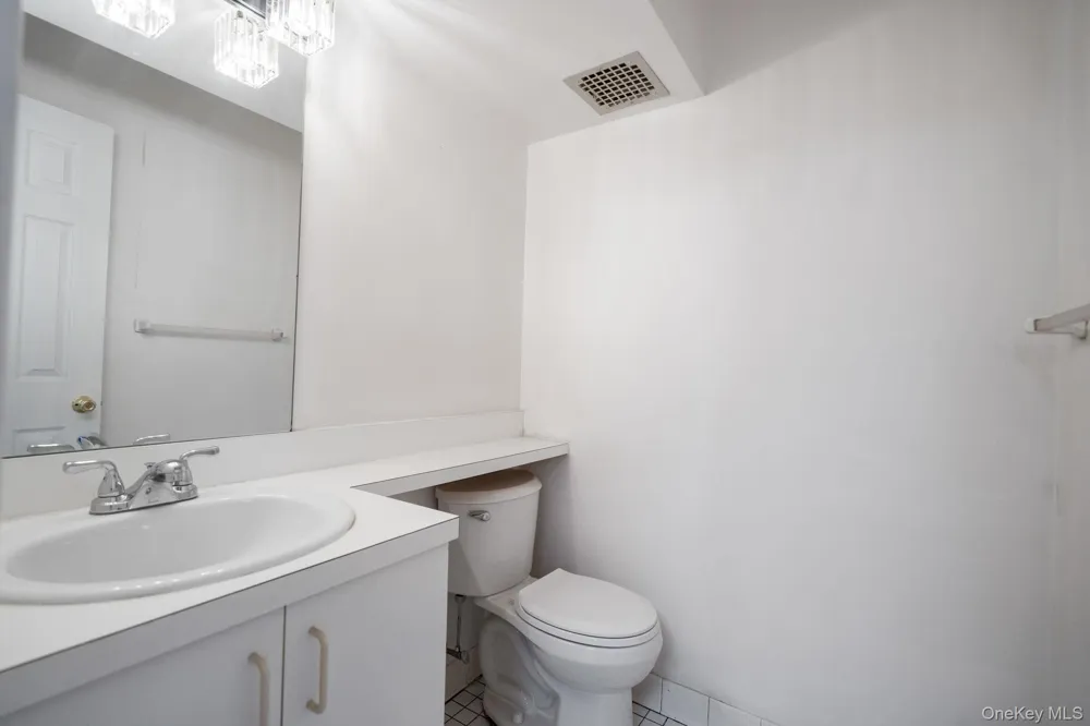 7108 Sutton Place #1 Fresh Meadows, NY 11365