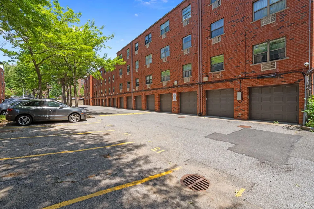 7108 Sutton Place #1 Fresh Meadows, NY 11365