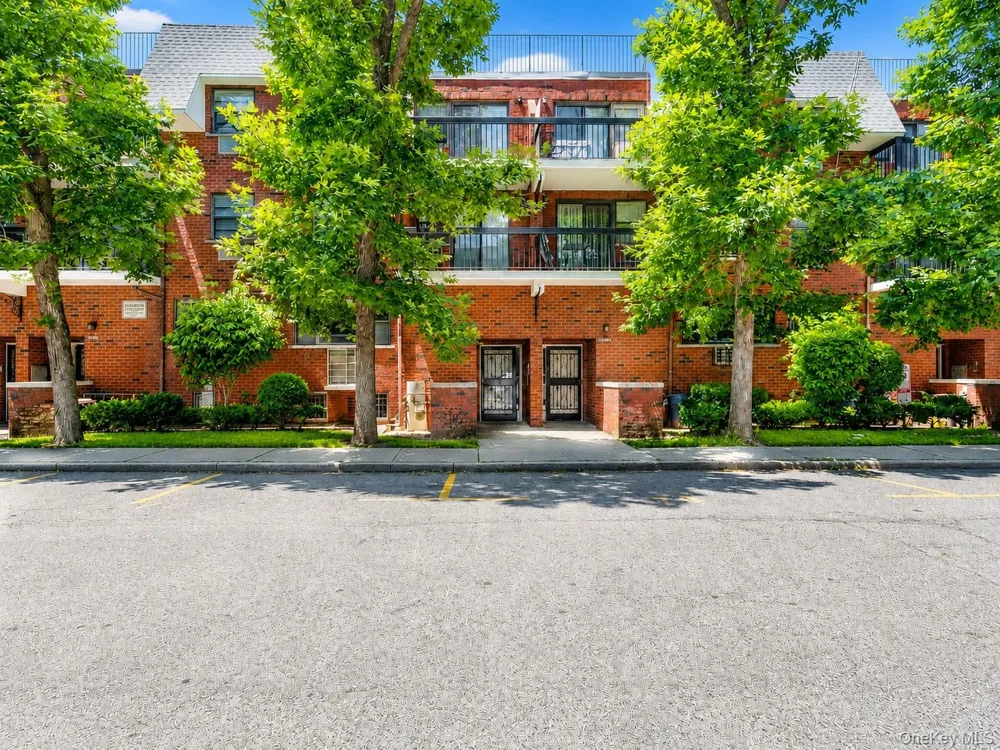 7108 Sutton Place #1 Fresh Meadows, NY 11365