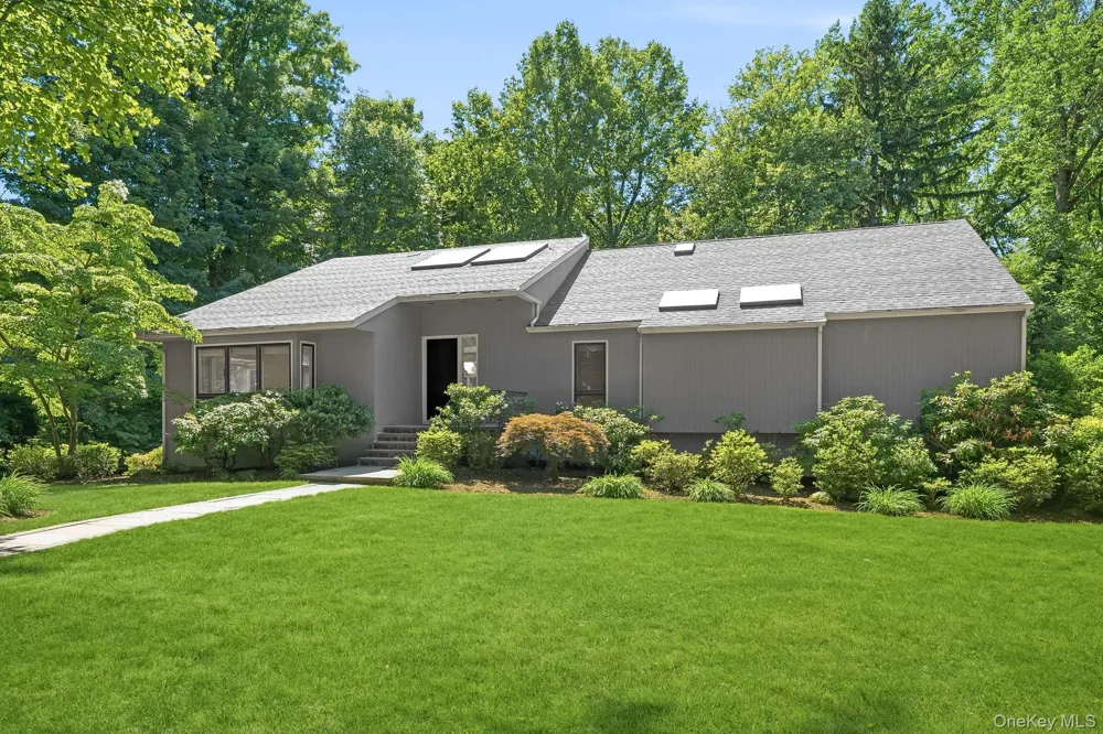 12 Hearthstone Circle Scarsdale, NY 10583