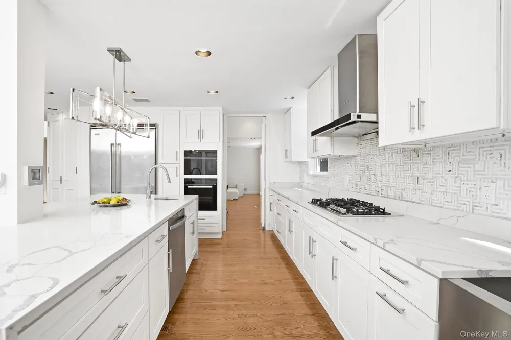 12 Hearthstone Circle Scarsdale, NY 10583