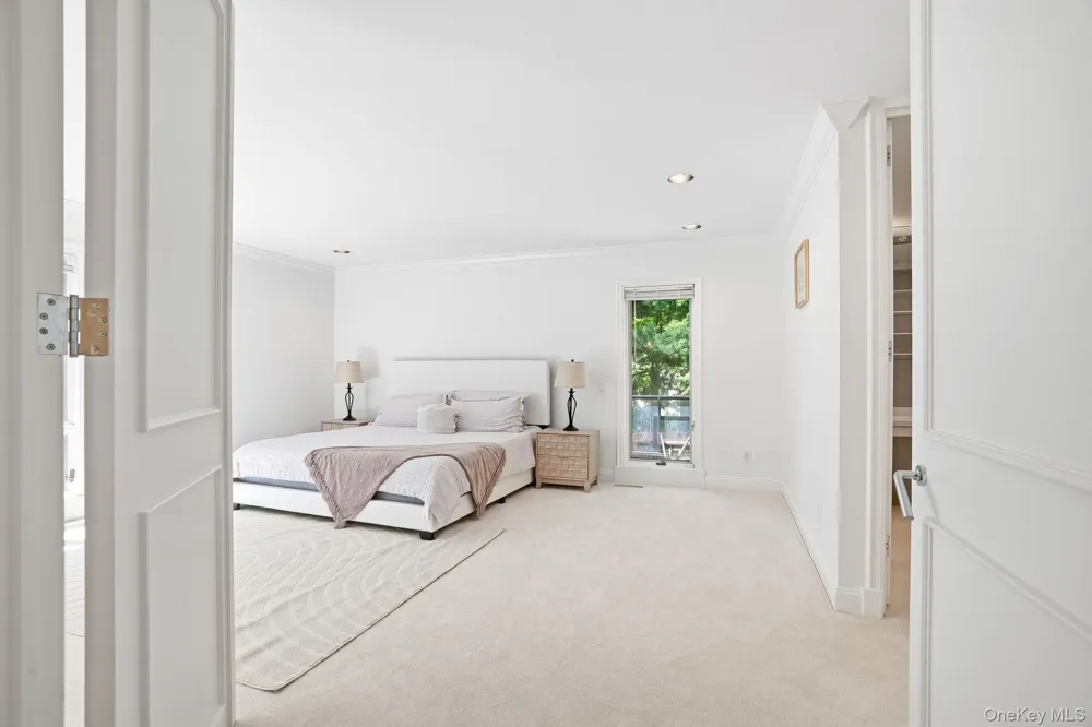 12 Hearthstone Circle Scarsdale, NY 10583