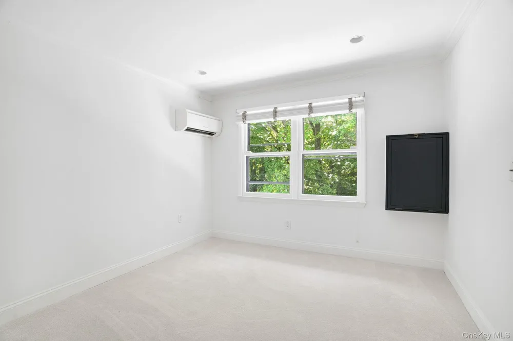 12 Hearthstone Circle Scarsdale, NY 10583