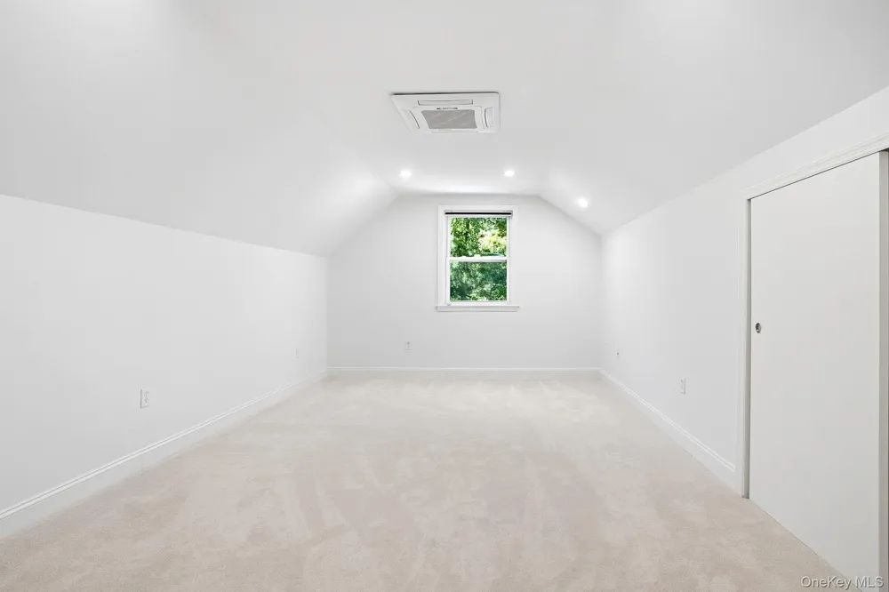 12 Hearthstone Circle Scarsdale, NY 10583