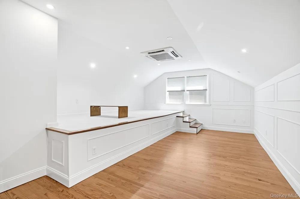 12 Hearthstone Circle Scarsdale, NY 10583