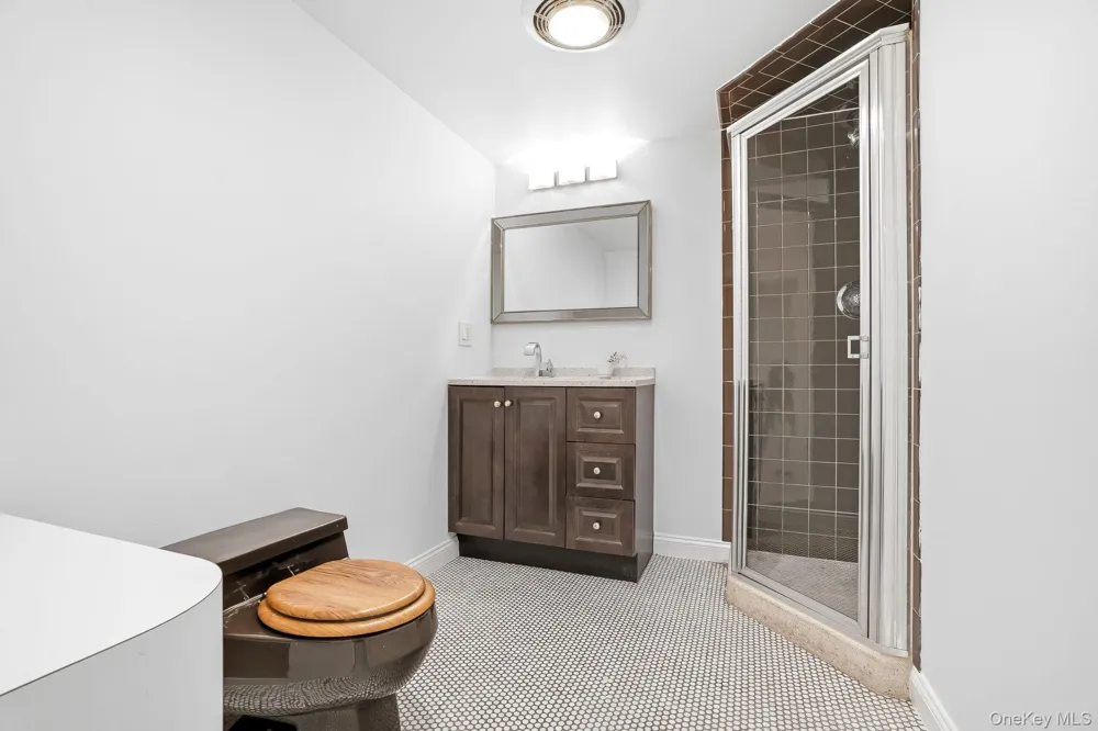 12 Hearthstone Circle Scarsdale, NY 10583