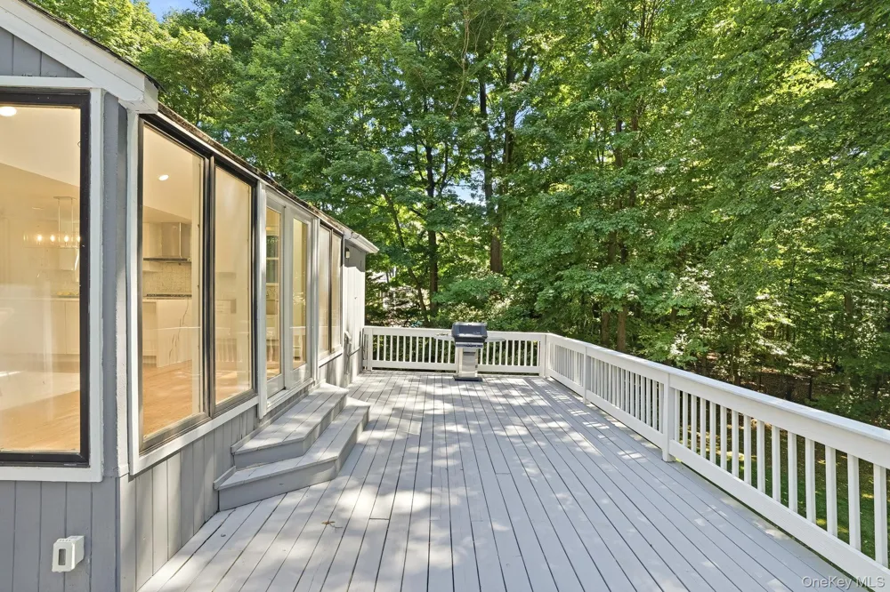 12 Hearthstone Circle Scarsdale, NY 10583