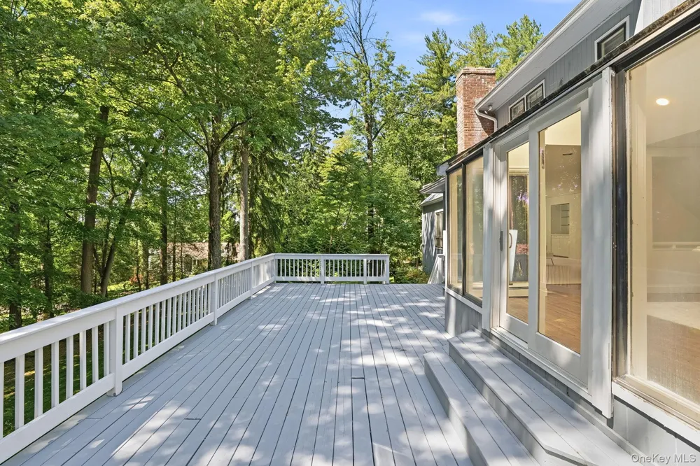 12 Hearthstone Circle Scarsdale, NY 10583