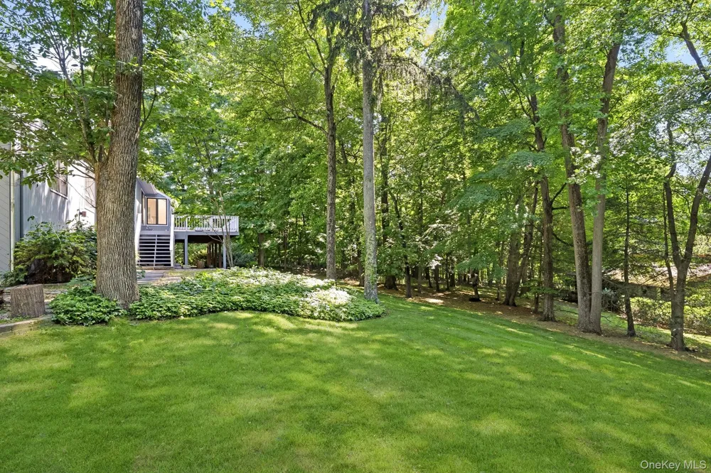 12 Hearthstone Circle Scarsdale, NY 10583