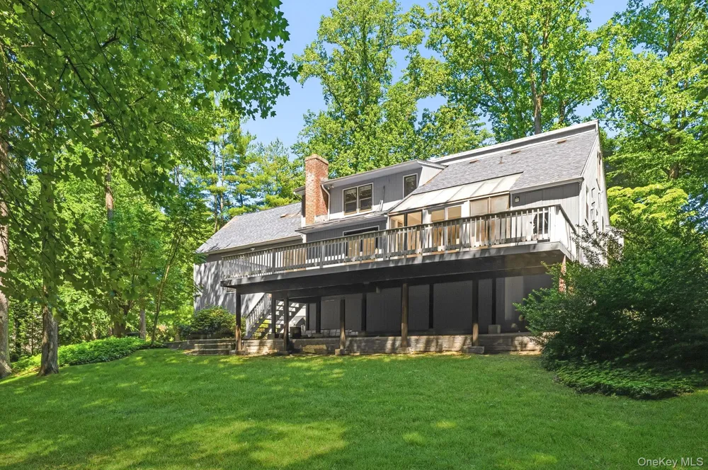 12 Hearthstone Circle Scarsdale, NY 10583