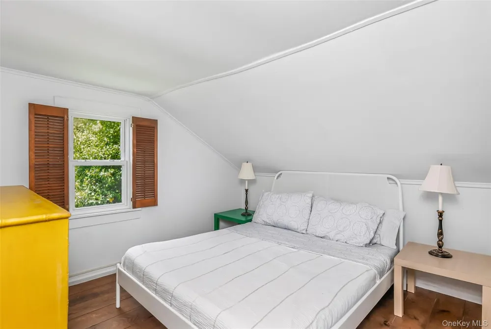 98 Powell Avenue Southampton, NY 11968