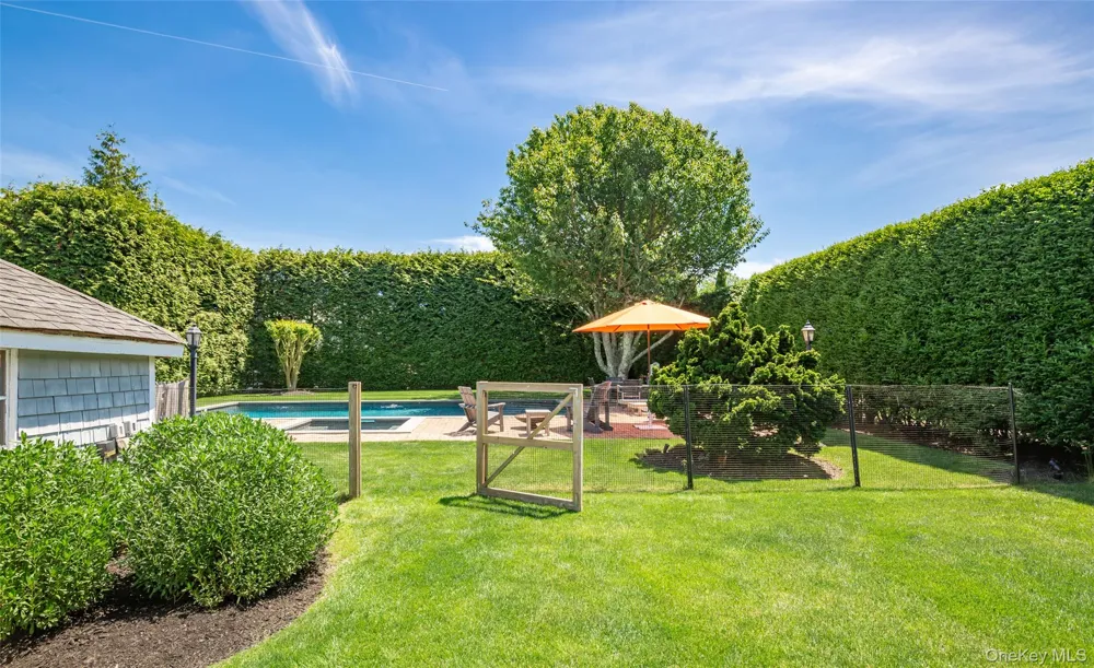 98 Powell Avenue Southampton, NY 11968