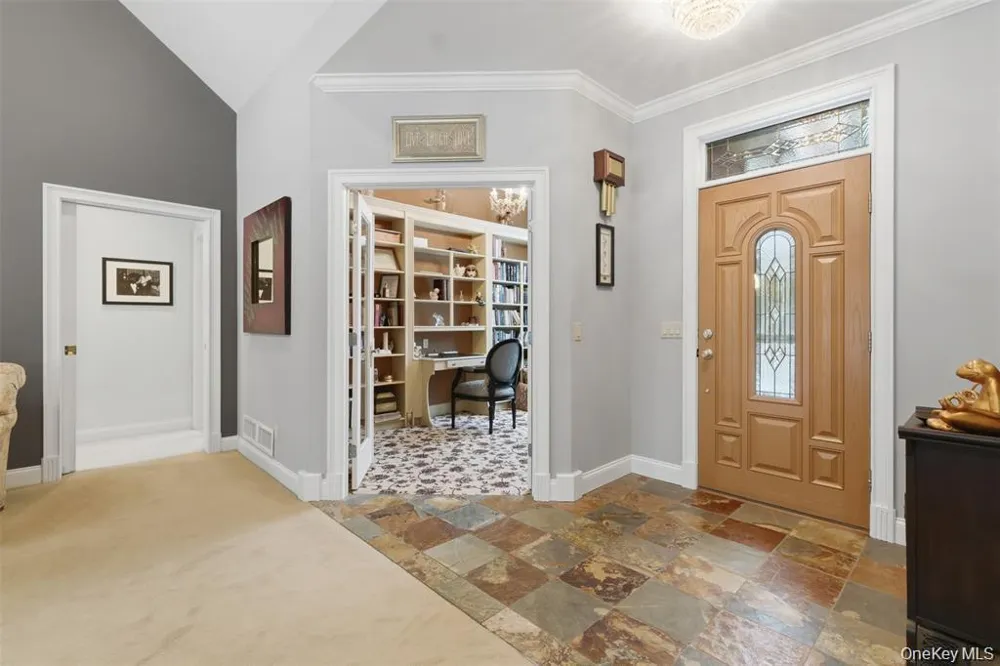 6 Foxwood Road New Paltz, NY 12561