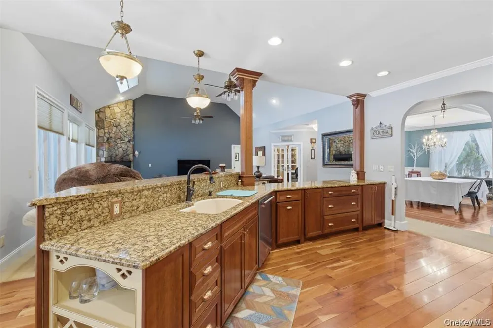 6 Foxwood Road New Paltz, NY 12561