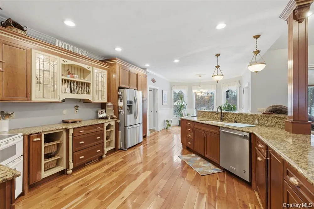6 Foxwood Road New Paltz, NY 12561