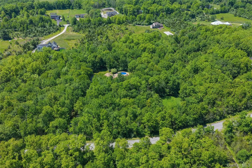 6 Foxwood Road New Paltz, NY 12561