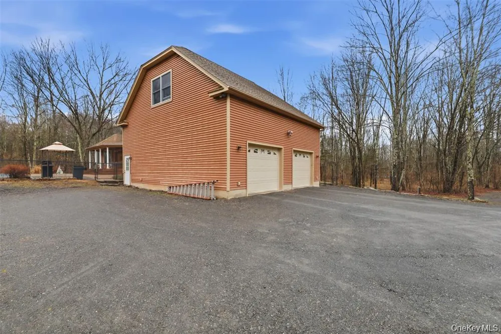 6 Foxwood Road New Paltz, NY 12561