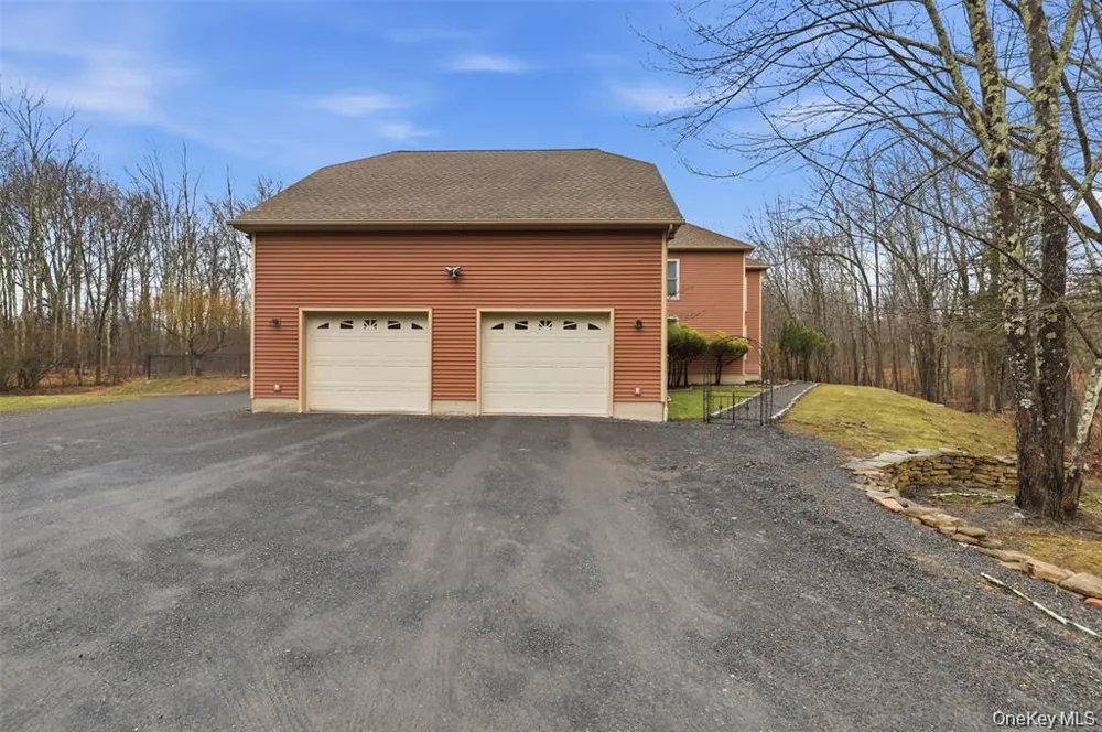 6 Foxwood Road New Paltz, NY 12561