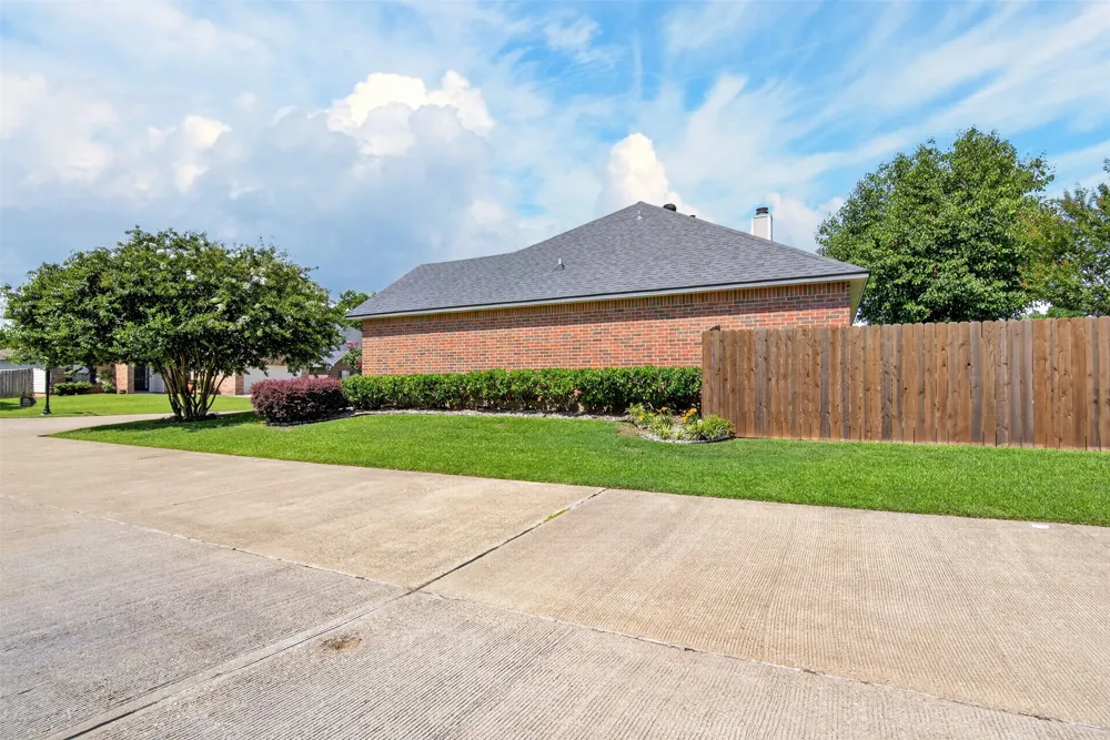 136 Presido Lane Shreveport, LA 71115