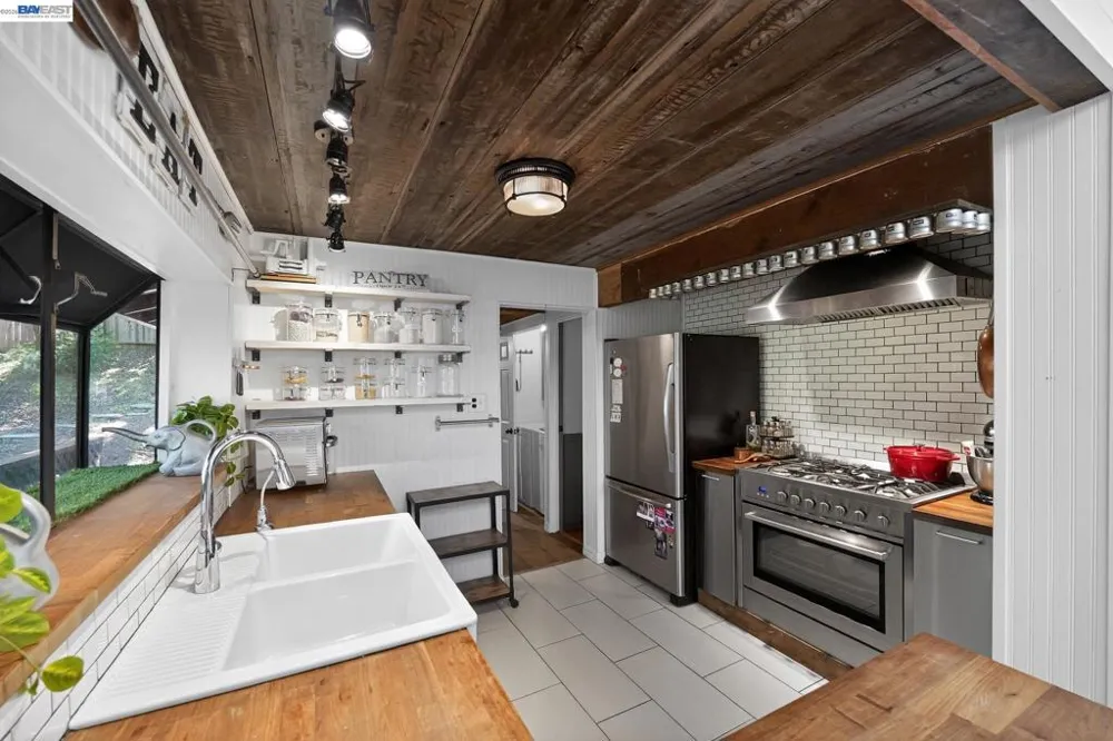 2989 Singalong Way Sunol, CA 94586