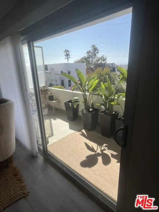21 Via Marina #7 Marina del Rey, CA 90292