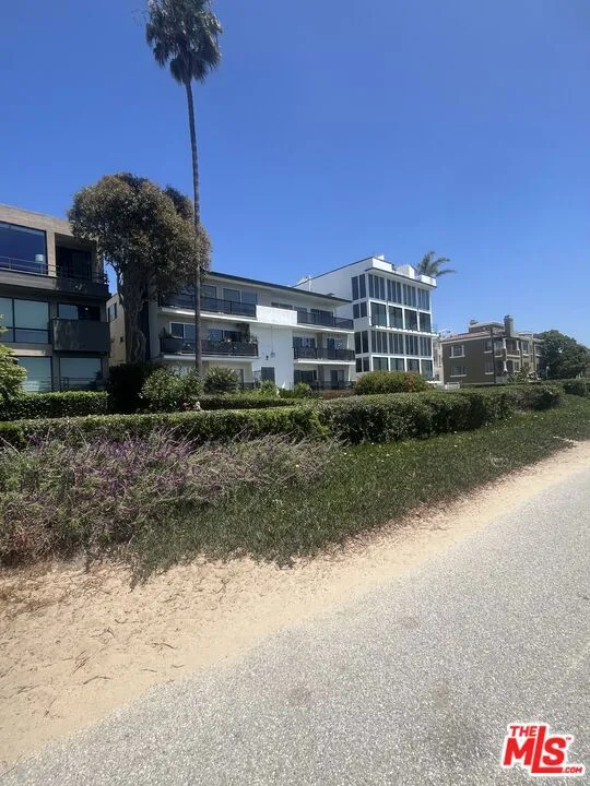 21 Via Marina #7 Marina del Rey, CA 90292