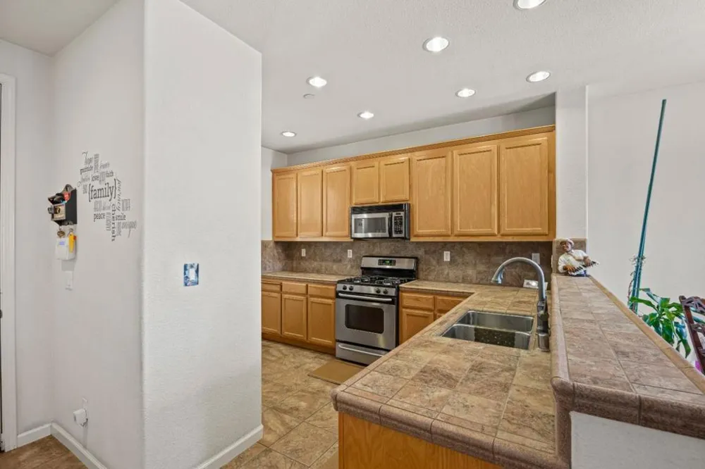 7934 Kipling Circle Gilroy, CA 95020