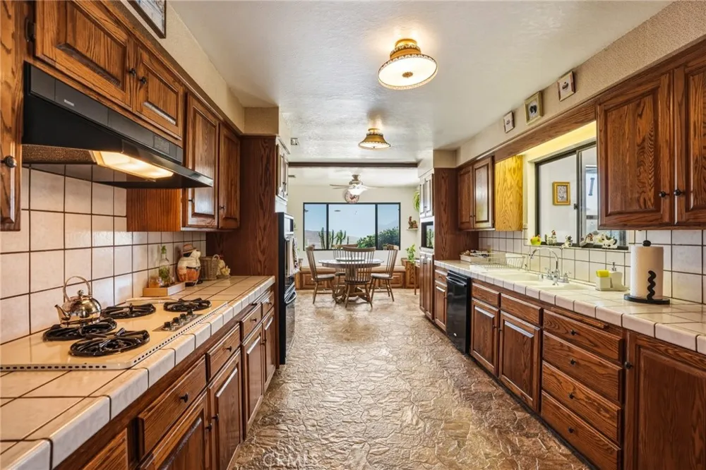 1661 Twin Butte Acton, CA 93551