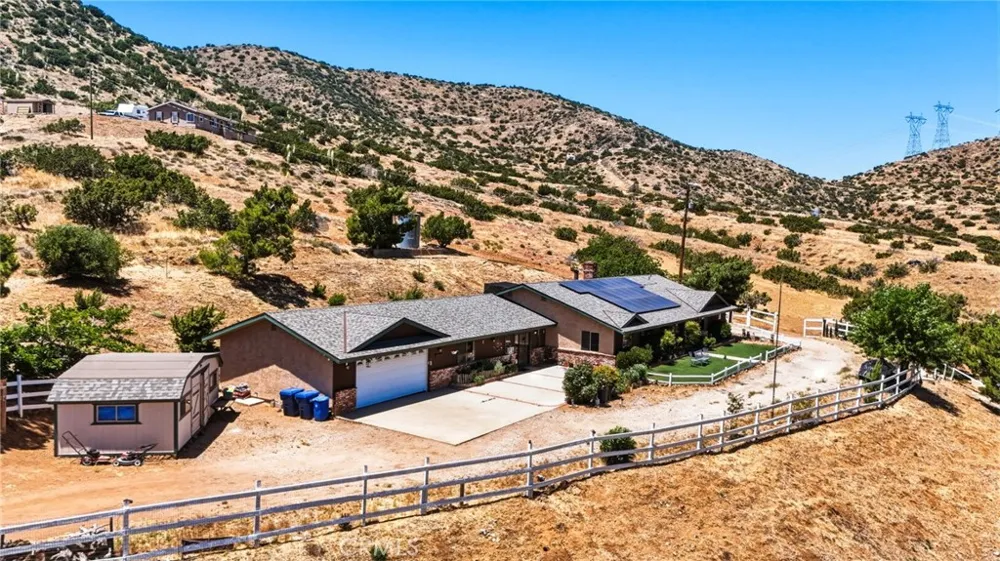 1661 Twin Butte Acton, CA 93551