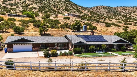 1661 Twin Butte
