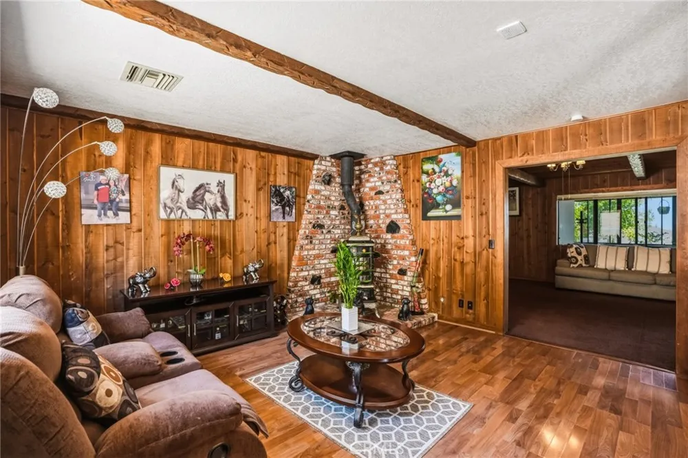 1661 Twin Butte Acton, CA 93551