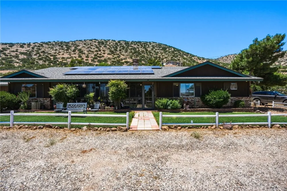 1661 Twin Butte Acton, CA 93551