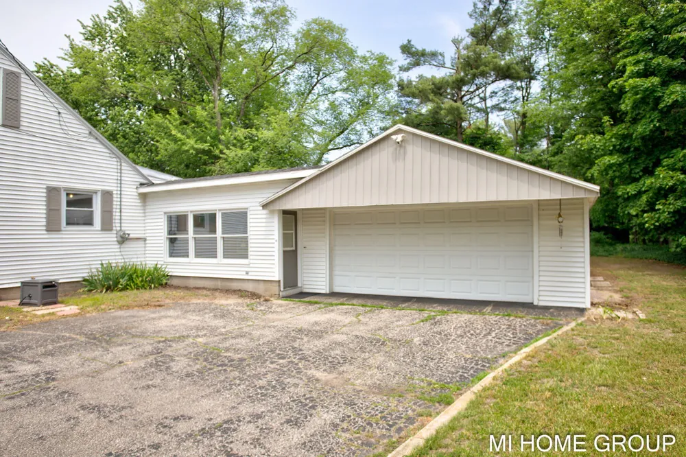 14581 Riley Street Park Township, MI 49424