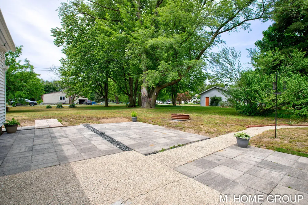 14581 Riley Street Park Township, MI 49424