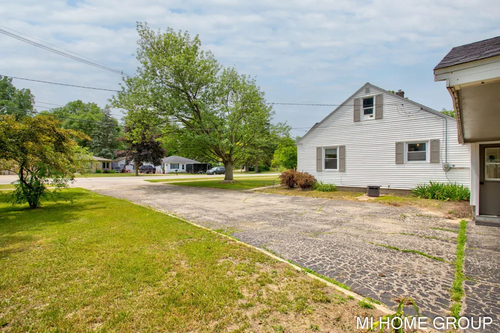 14581 Riley Street Park Township, MI 49424