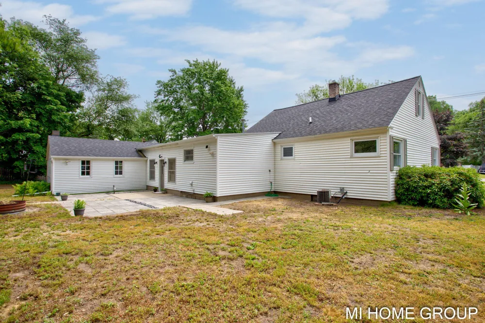 14581 Riley Street Park Township, MI 49424