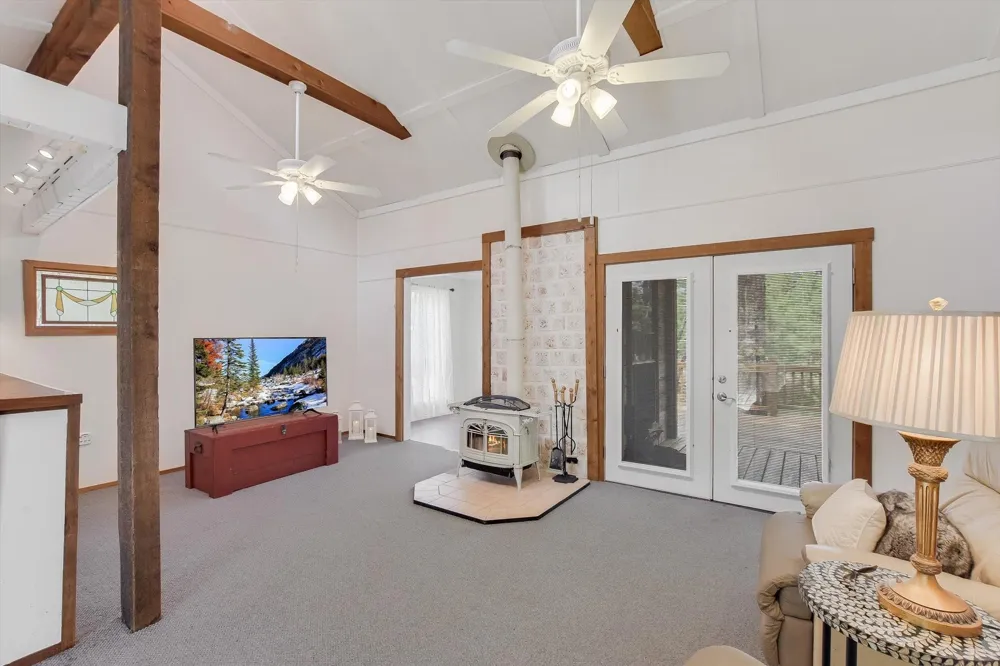 124 Broken Bow Road La Grange, TX 78945