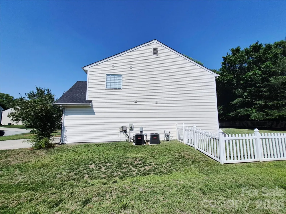 6229 Roseway Court Harrisburg, NC 28075