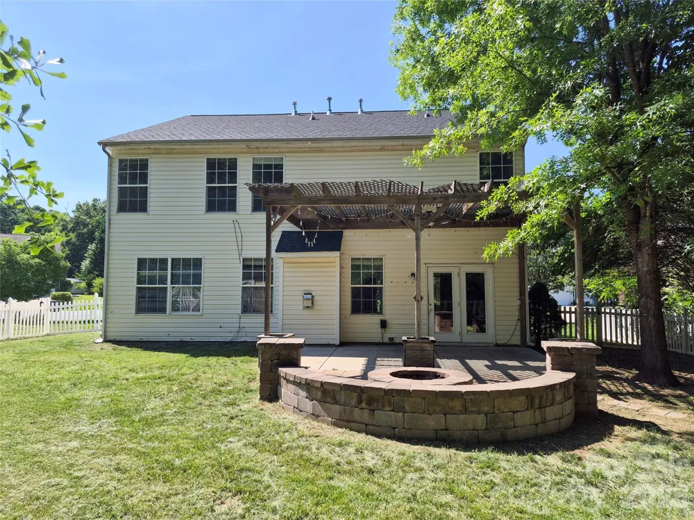 6229 Roseway Court Harrisburg, NC 28075
