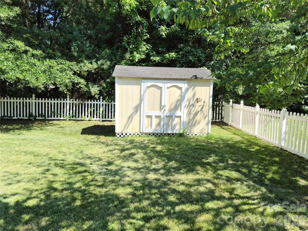 6229 Roseway Court Harrisburg, NC 28075