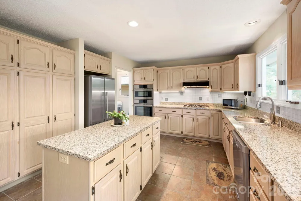 129 FOREST VIEW DRIVE Flat Rock, NC 28731