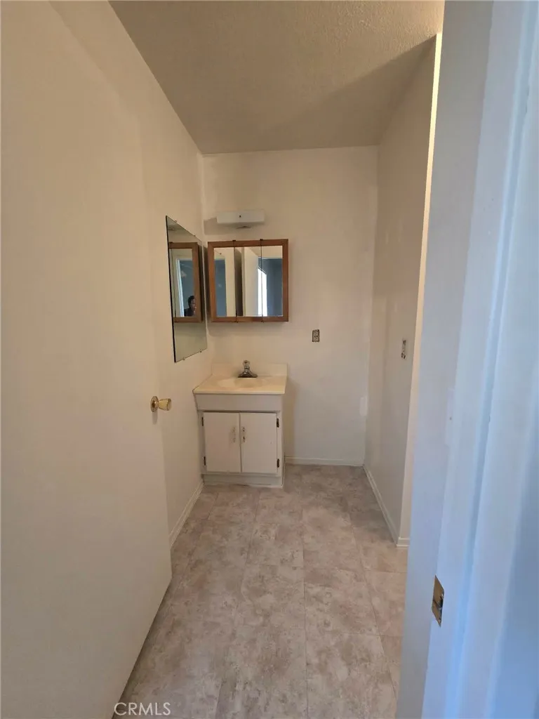 25391 Bejoal Barstow, CA 92311